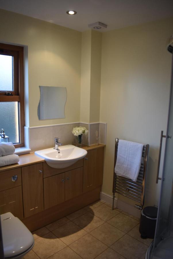 Kelpies Serviced Apartments Kavanagh- 5 Bedrooms Bathgate Exterior photo