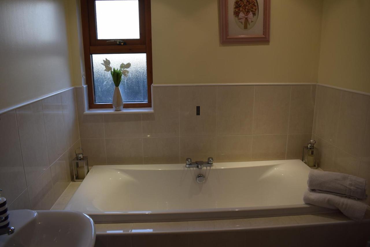 Kelpies Serviced Apartments Kavanagh- 5 Bedrooms Bathgate Exterior photo