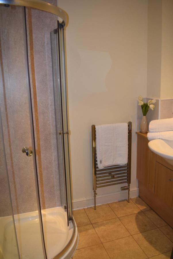 Kelpies Serviced Apartments Kavanagh- 5 Bedrooms Bathgate Exterior photo