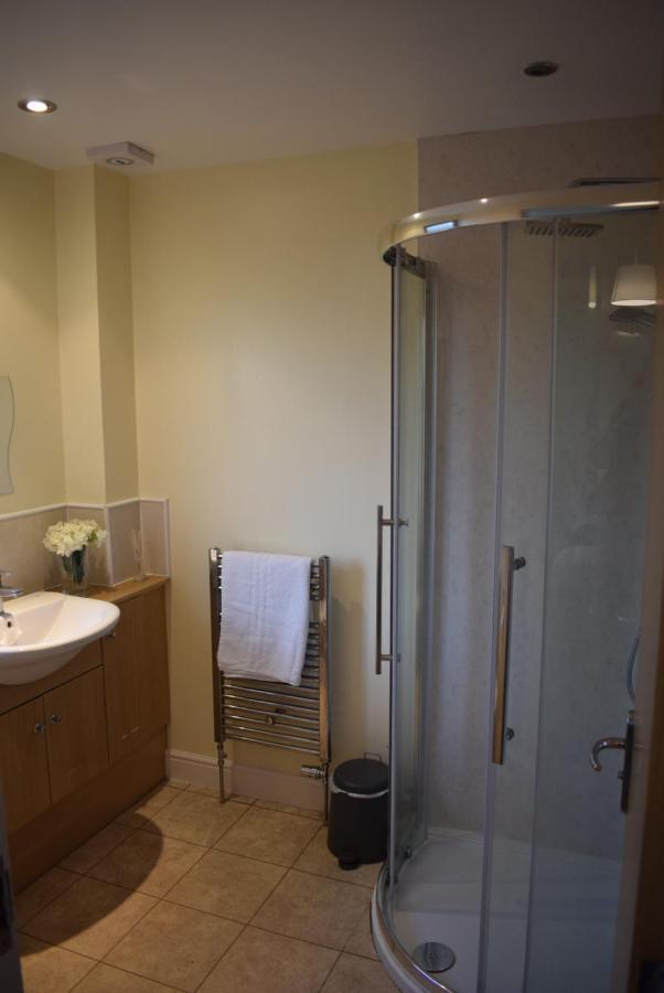 Kelpies Serviced Apartments Kavanagh- 5 Bedrooms Bathgate Exterior photo