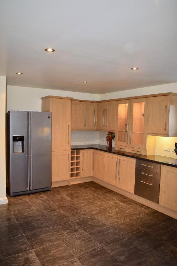 Kelpies Serviced Apartments Kavanagh- 5 Bedrooms Bathgate Exterior photo